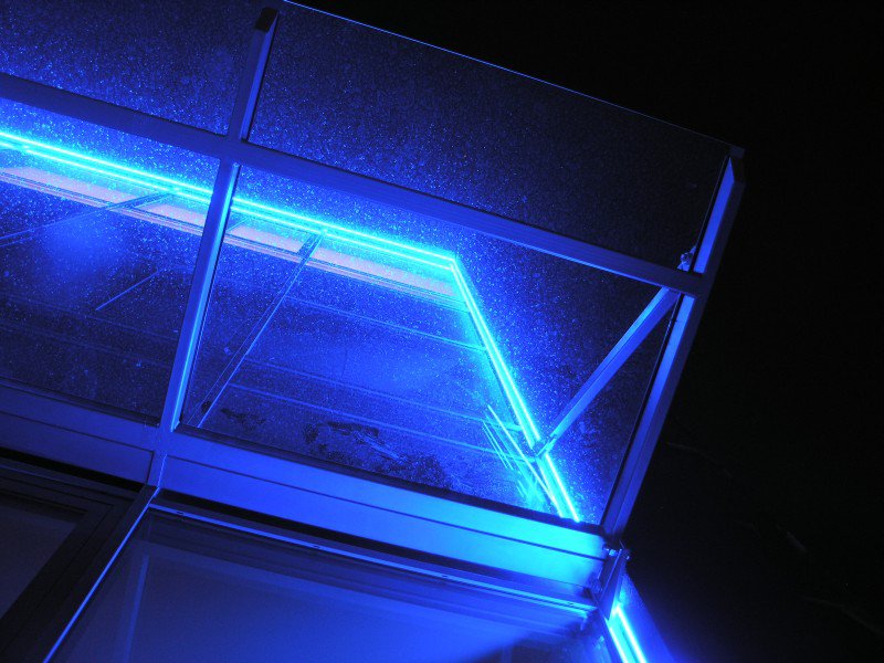 Kon-Rad Building – Pure Blue Analog LED Strip Installation on a Highway-Side Fasade