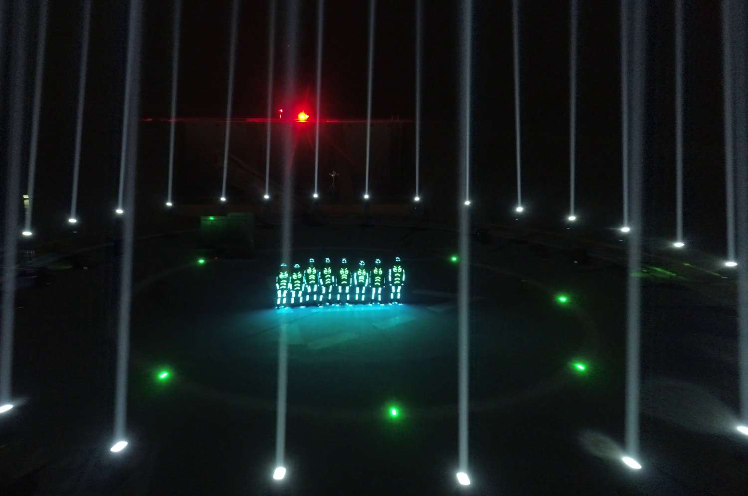 Saudi-Nationalfeiertag Jeddah – LED-Tänzer, Stadttore und Lasershow