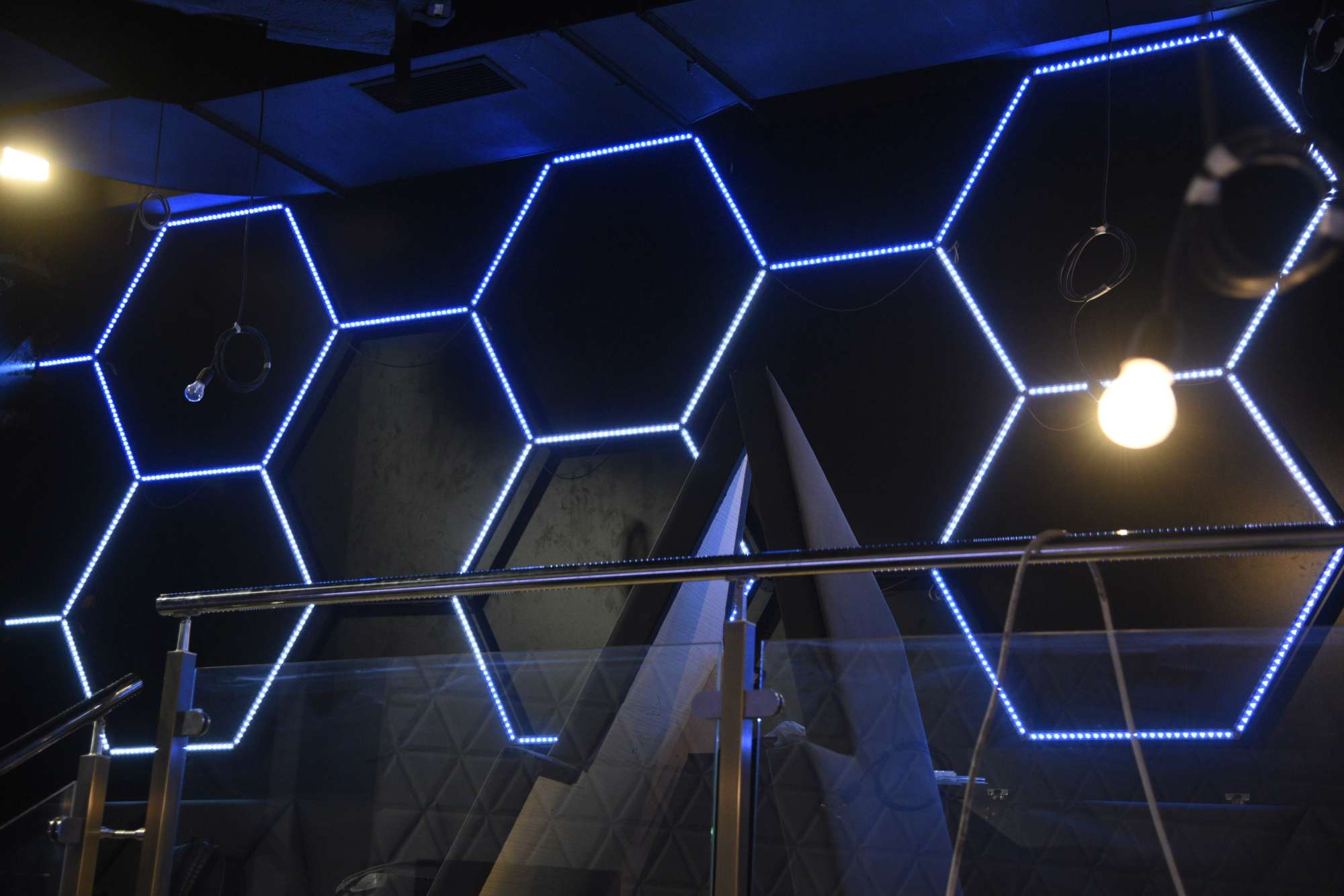 The Club Bratislava – Hexagon LED Pixel Wall
