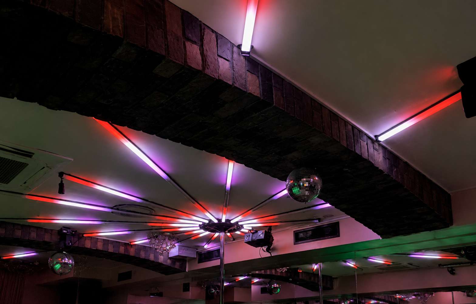 Angels Nightclub Bratislava – LED Strip Lighting for Entrance and Dance Stage